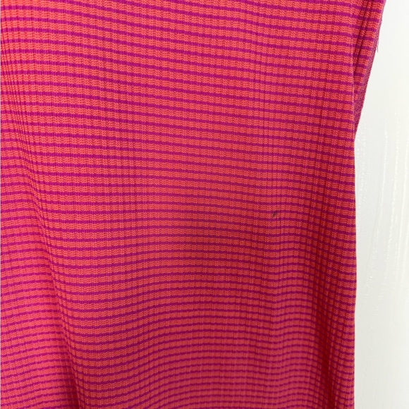 MOIRA CZ Ultalight Equipment Pink &Purple Striped V-Neck Dress Athlete - Picture 6 of 6